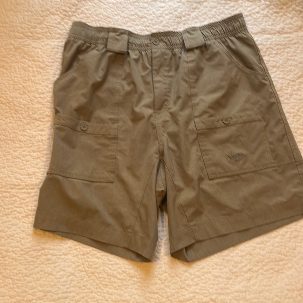 AFTCO men’s Khaki shorts size 38